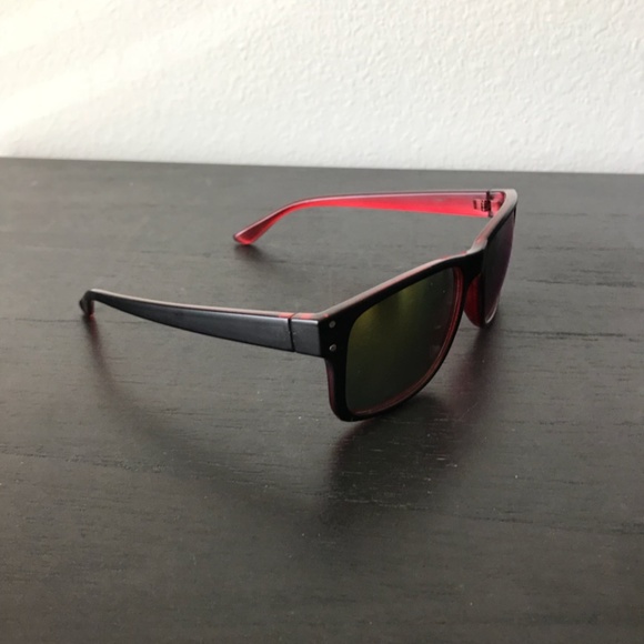 Sunglassess - Picture 2 of 3